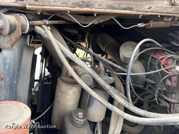 image for item EV6058 1986 International 1754 dump truck