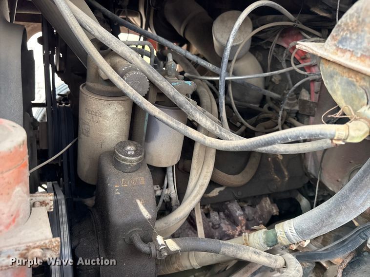 image for item EV6058 1986 International 1754 dump truck