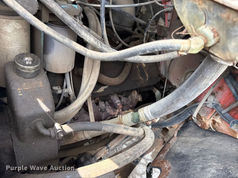 image for item EV6058 1986 International 1754 dump truck