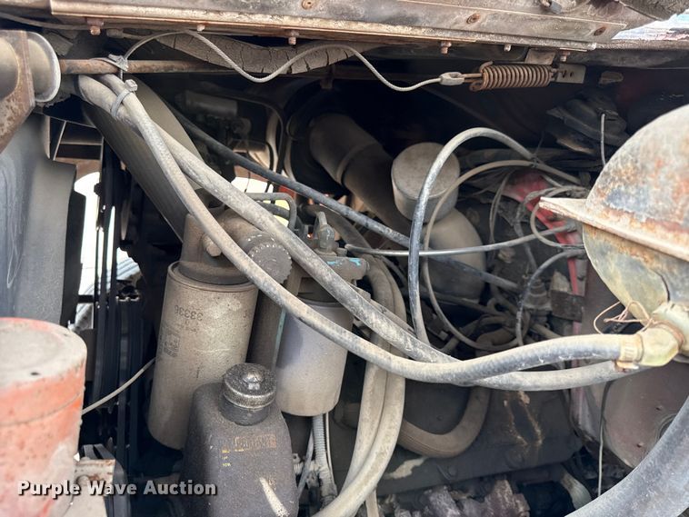 image for item EV6058 1986 International 1754 dump truck