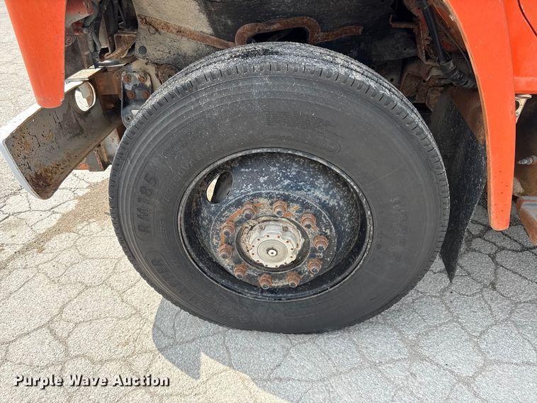 image for item EV6058 1986 International 1754 dump truck