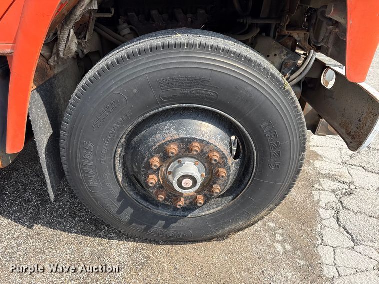 image for item EV6058 1986 International 1754 dump truck