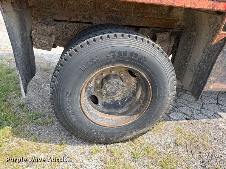 image for item EV6058 1986 International 1754 dump truck
