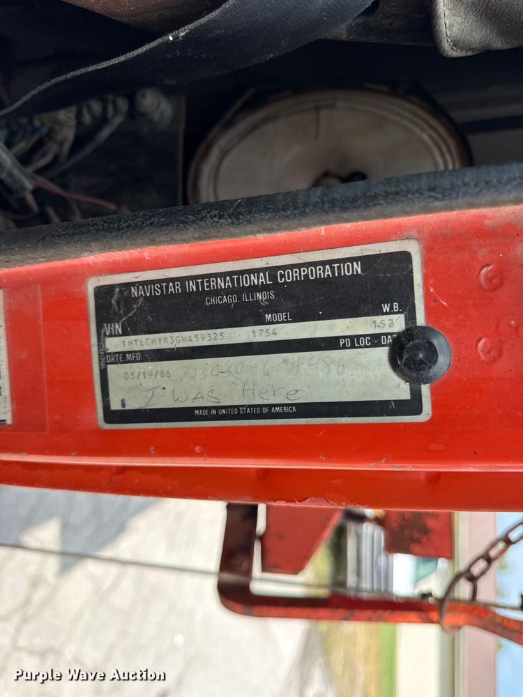 image for item EV6058 1986 International 1754 dump truck