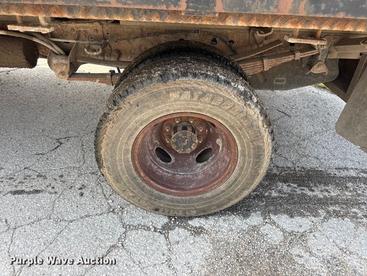 image for item EV6059 1999 Ford F350 dump flatbed pickup truck