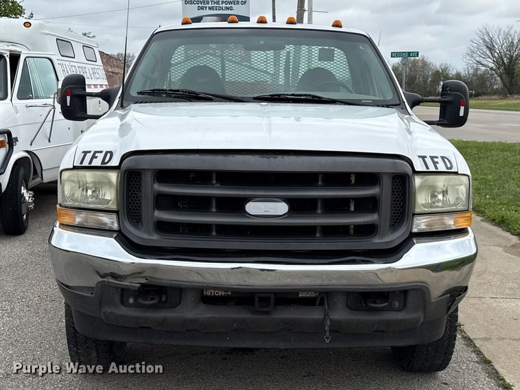 image for item EV7662 2002 Ford F550 Super Duty XL flatbed truck