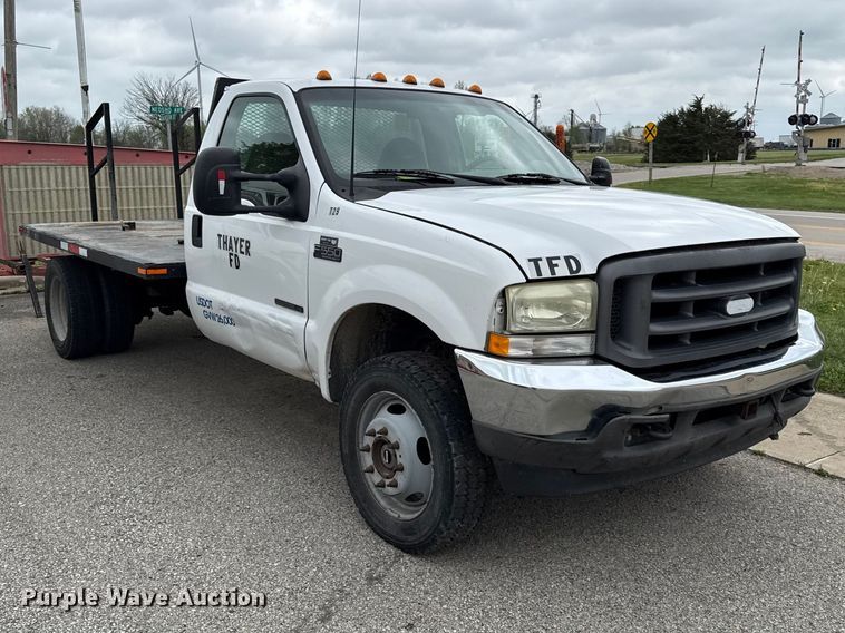 image for item EV7662 2002 Ford F550 Super Duty XL flatbed truck