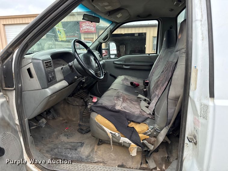image for item EV7662 2002 Ford F550 Super Duty XL flatbed truck