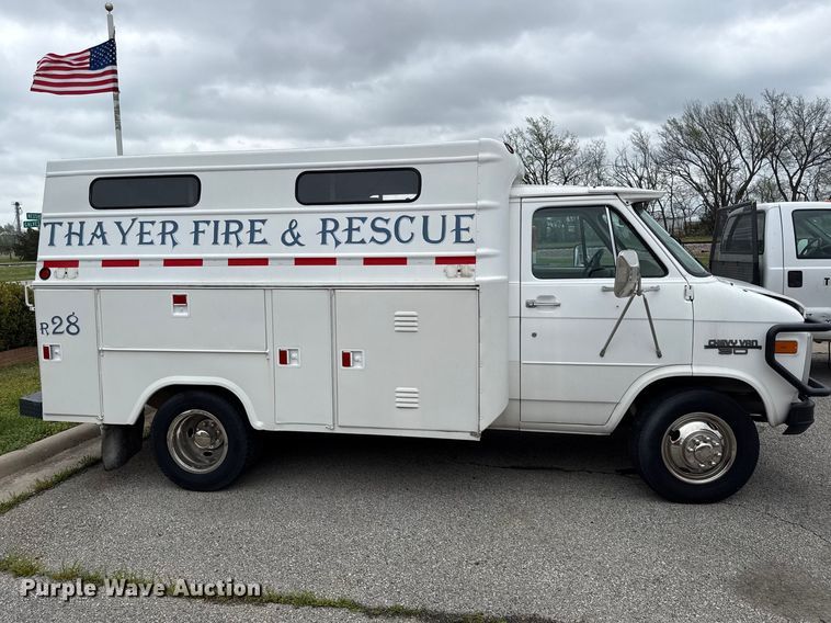 image for item EV7663 1988 Chevrolet C30 utility van