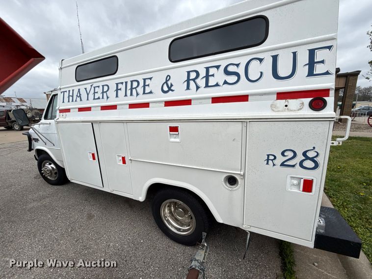 image for item EV7663 1988 Chevrolet C30 utility van
