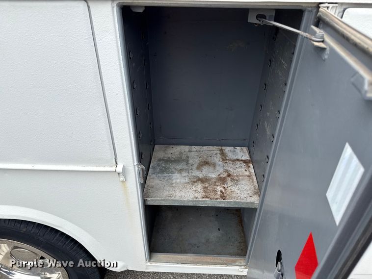 image for item EV7663 1988 Chevrolet C30 utility van