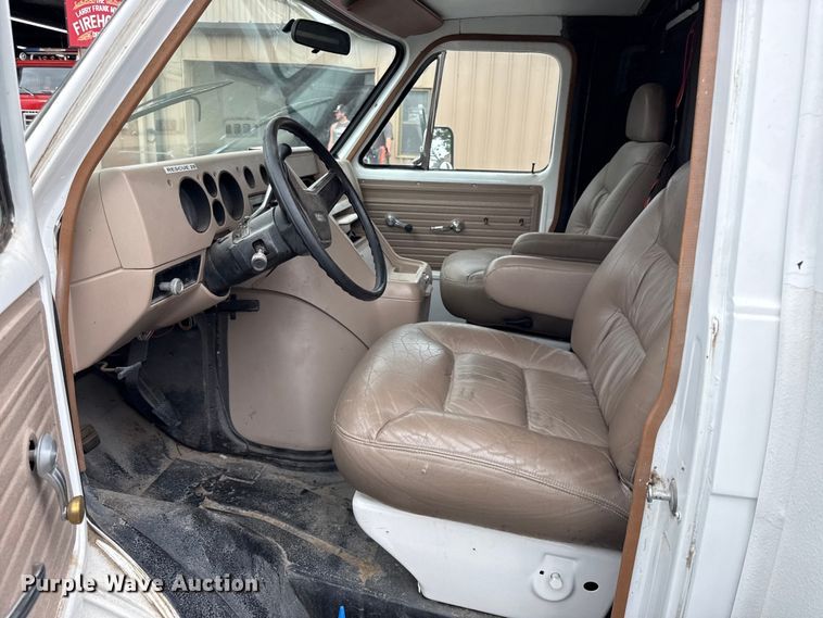 image for item EV7663 1988 Chevrolet C30 utility van