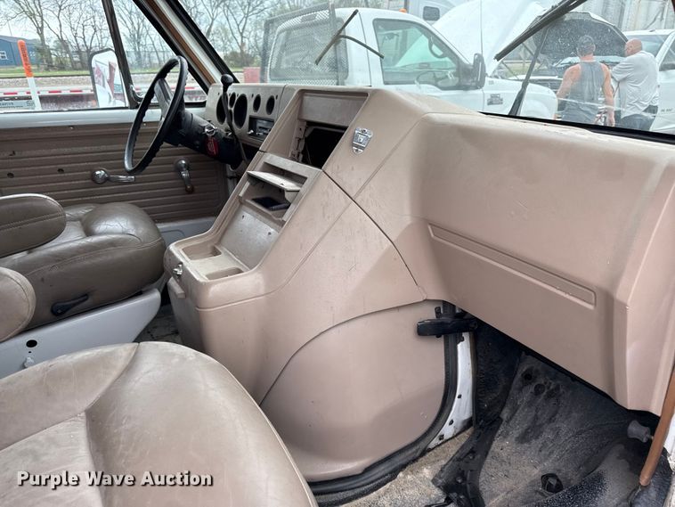 image for item EV7663 1988 Chevrolet C30 utility van