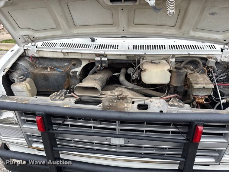 image for item EV7663 1988 Chevrolet C30 utility van