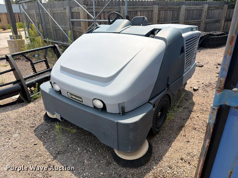 Advance SW8000 sweeper