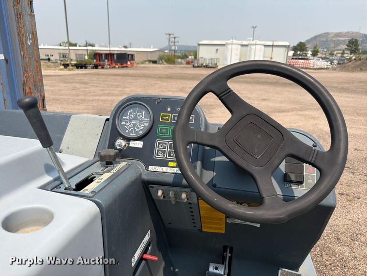 image for item EW2180 Advance SW8000 sweeper