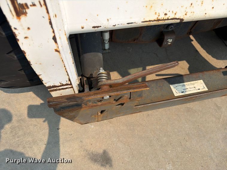 image for item EW2182 2009 Bobcat S184 skid steer loader