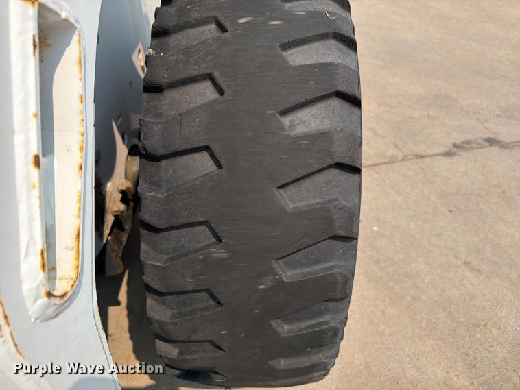 image for item EW2182 2009 Bobcat S184 skid steer loader