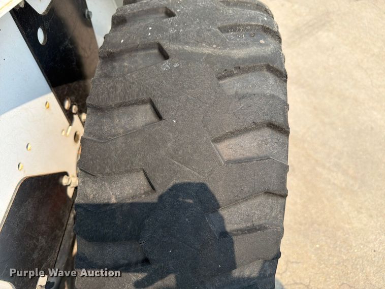 image for item EW2182 2009 Bobcat S184 skid steer loader