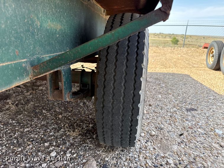 image for item EW4127 1998 Shop built utility trailer