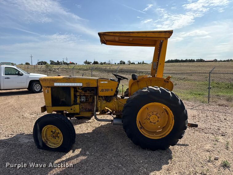 image for item EW4128 John Deere 301A tractor