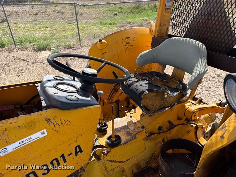image for item EW4128 John Deere 301A tractor