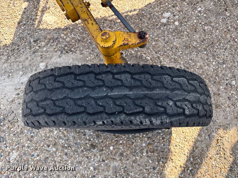 image for item EW4128 John Deere 301A tractor