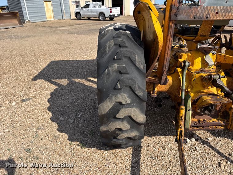 image for item EW4128 John Deere 301A tractor