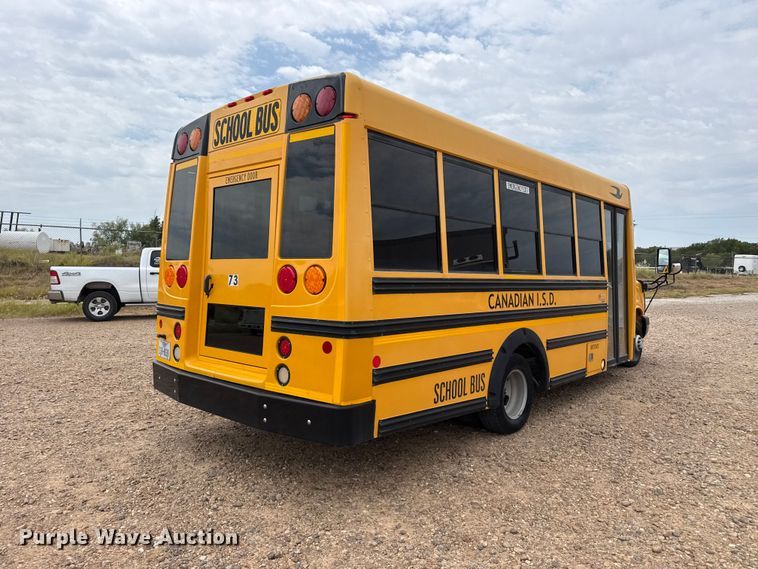 image for item EW4131 2016 Chevrolet school bus