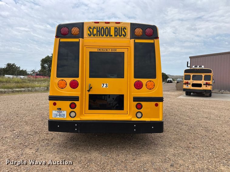 image for item EW4131 2016 Chevrolet school bus
