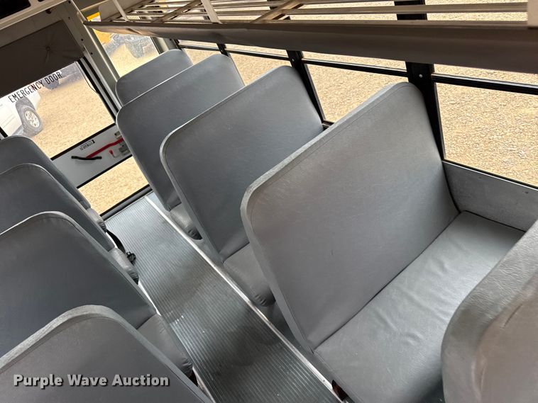image for item EW4131 2016 Chevrolet school bus