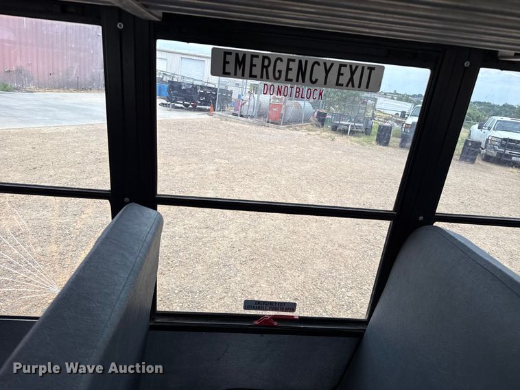 image for item EW4131 2016 Chevrolet school bus