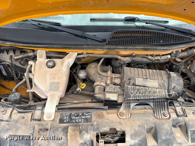 image for item EW4131 2016 Chevrolet school bus