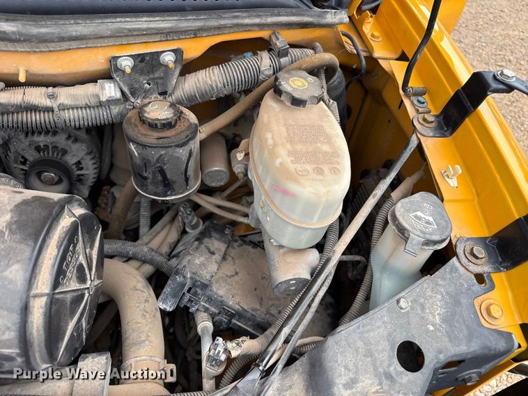 image for item EW4131 2016 Chevrolet school bus