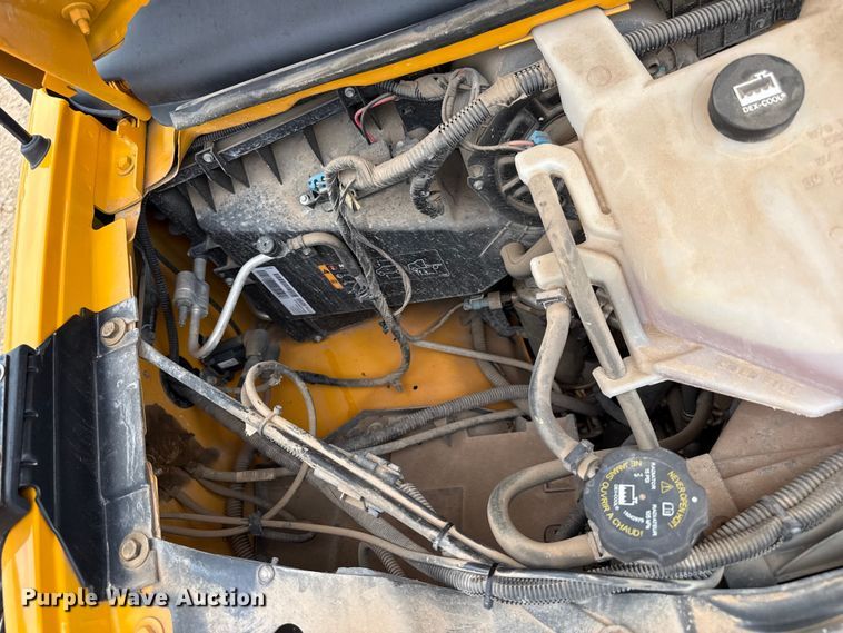 image for item EW4131 2016 Chevrolet school bus