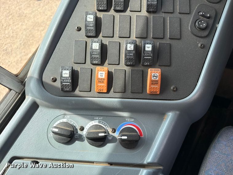 image for item EW4134 2014 IC PB10500 school bus