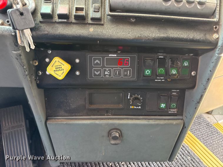 image for item EW4135 2000 Van Hool Tourist Coach coach bus