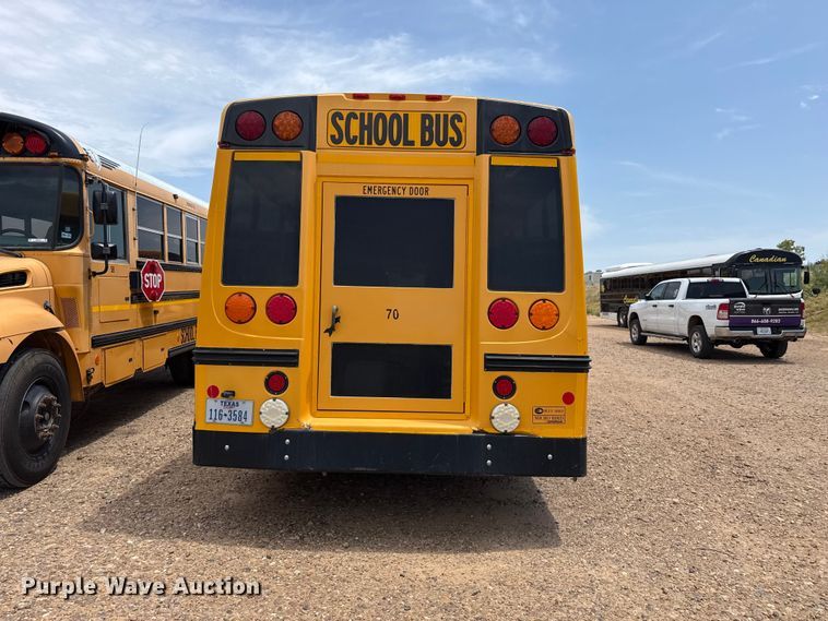 image for item EW4137 2014 Chevrolet school bus