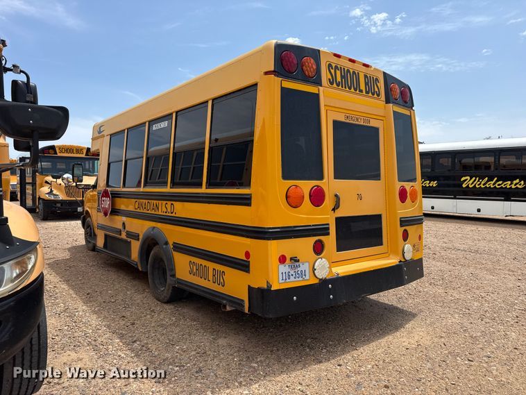 image for item EW4137 2014 Chevrolet school bus