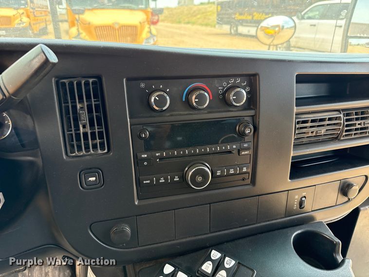 image for item EW4137 2014 Chevrolet school bus