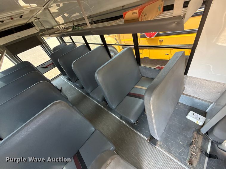 image for item EW4137 2014 Chevrolet school bus