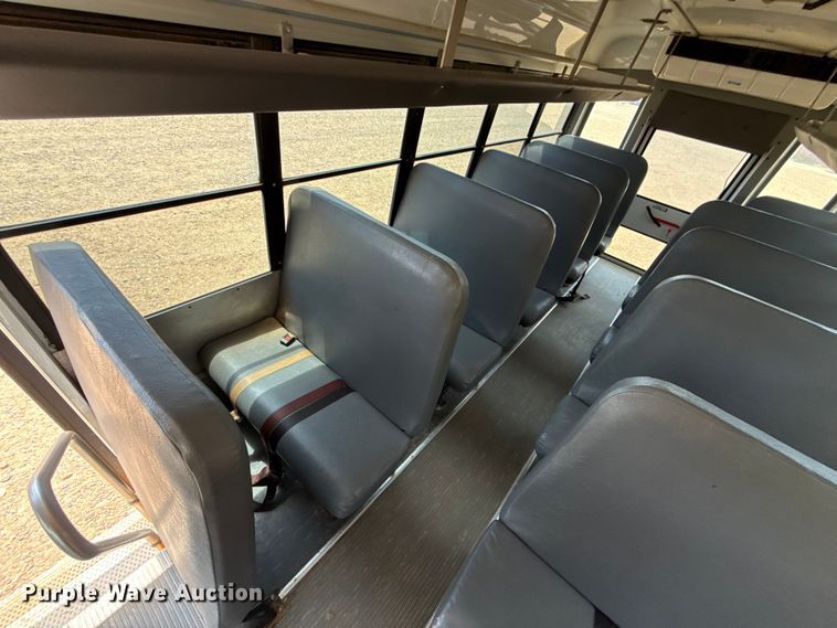 image for item EW4137 2014 Chevrolet school bus