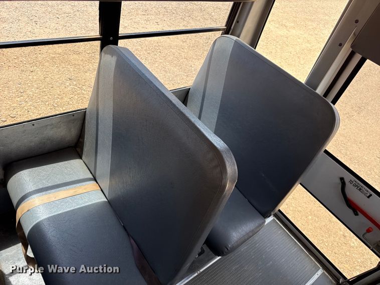 image for item EW4137 2014 Chevrolet school bus