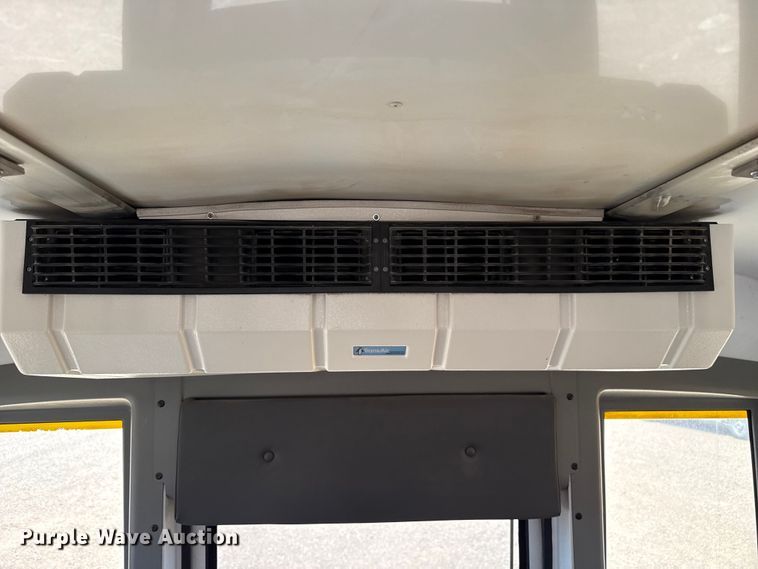 image for item EW4137 2014 Chevrolet school bus