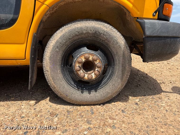 image for item EW4137 2014 Chevrolet school bus