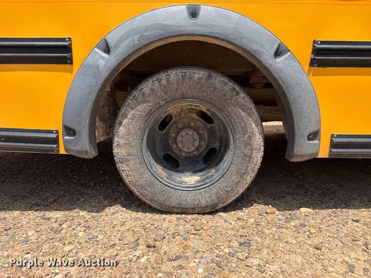 image for item EW4137 2014 Chevrolet school bus