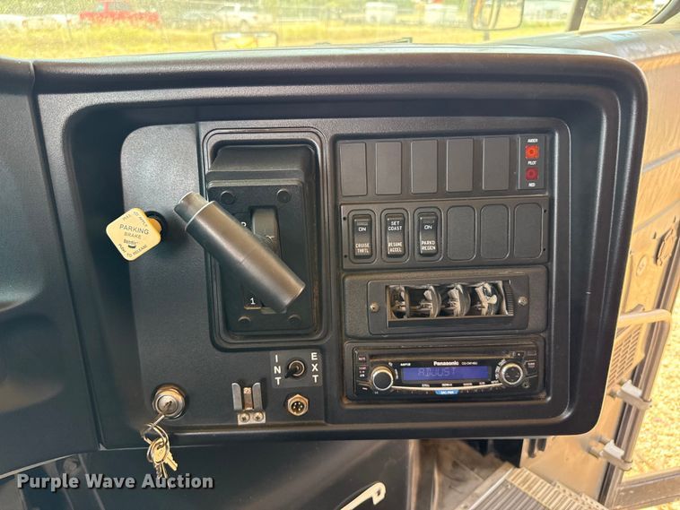 image for item EW4138 2012 IC PB10500 school bus