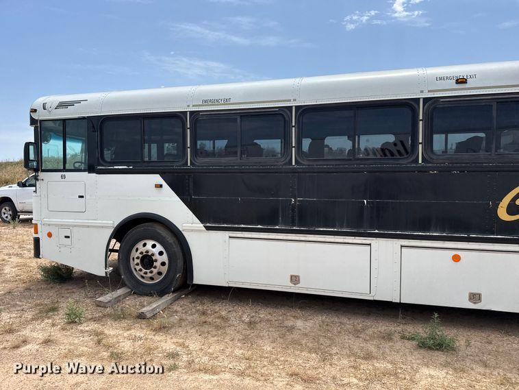image for item EW4140 2014 IC PC30500 coach bus