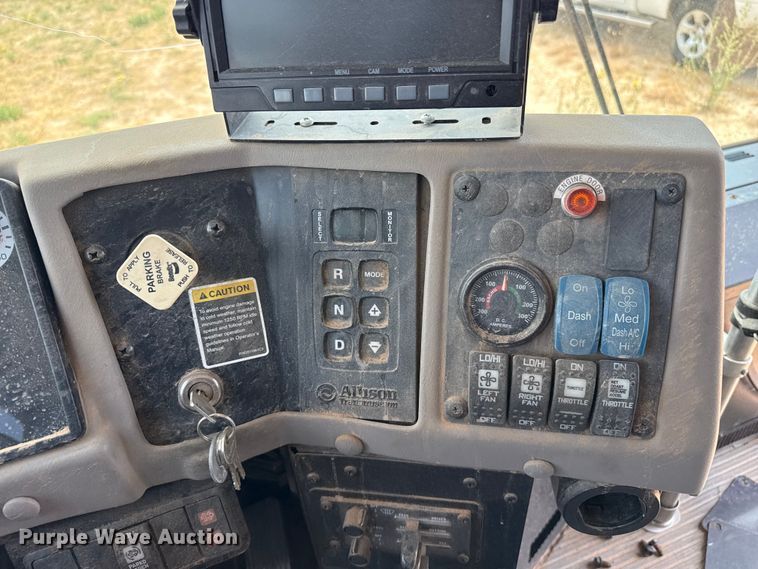 image for item EW4140 2014 IC PC30500 coach bus