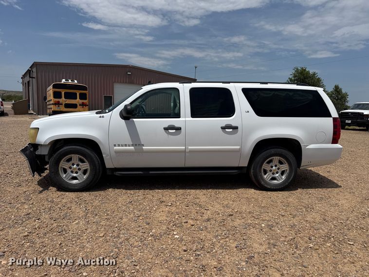 image for item EW4141 2008 Chevrolet Suburban SUV